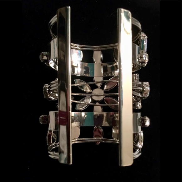Iridescent rhinestone large cuff bracelet - Picture 4 of 8